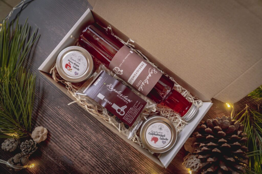 Kapolcsikum szörp és lekvár fotózás, kézműves termékfotózás webshop fotóhoz.