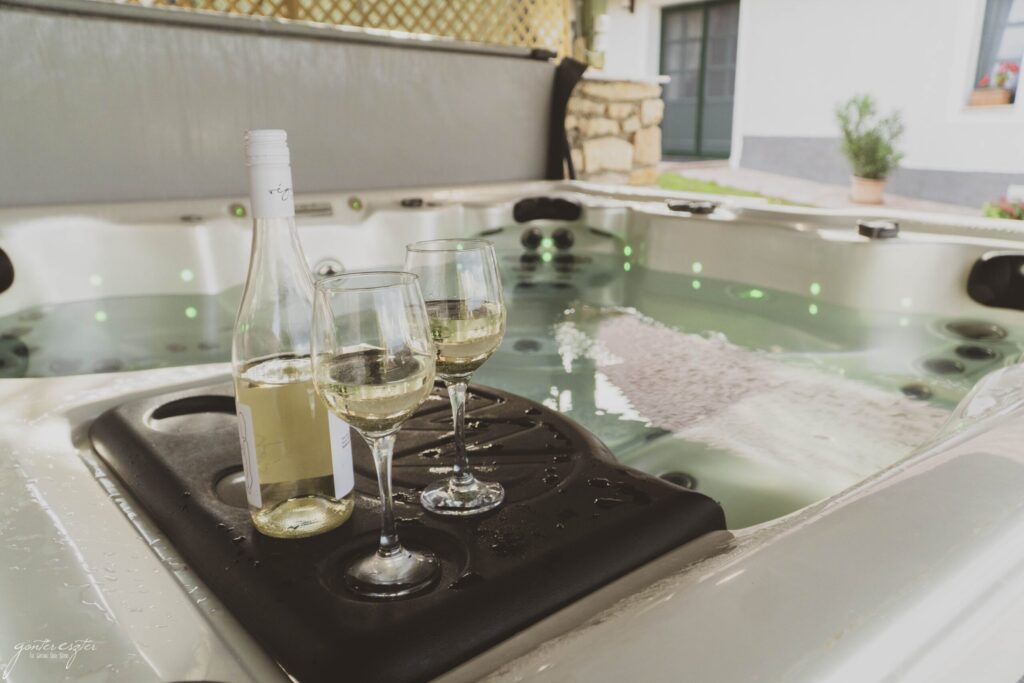 Szálláshely fotózás jacuzzi fotóval, kültéri fotózás élményfotózás céljára.